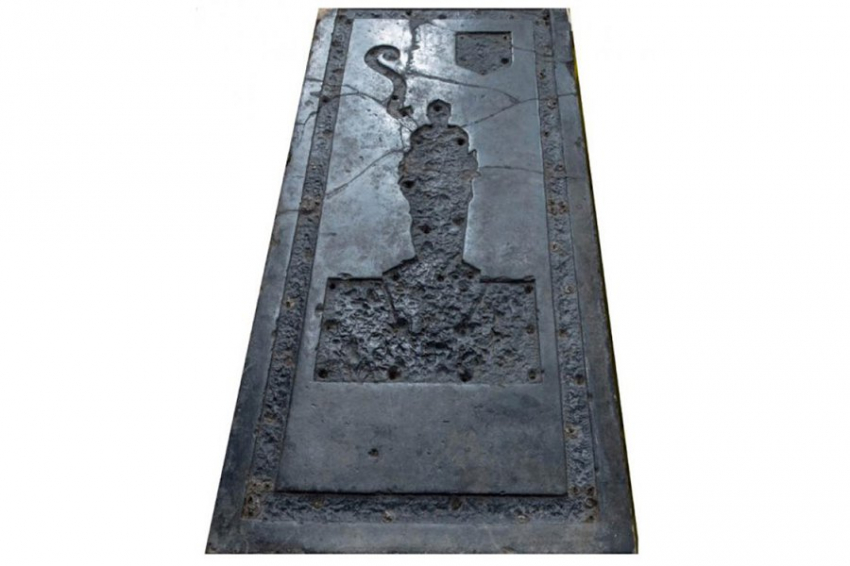 Самый старый надгробный камень Америки был привезен из далекой Бельгии