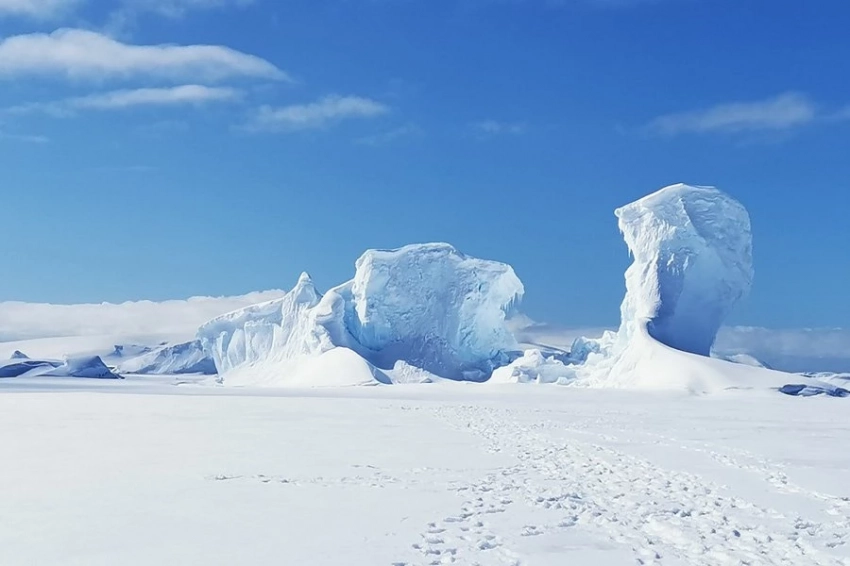 Уникальные микробные сообщества обнаружены под замерзшим озером в Антарктиде