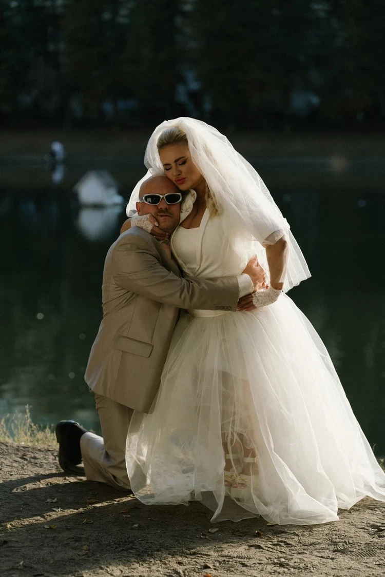 «Счастье не спрятать под фатой»: Анна Семенович надела долгожданное свадебное платье