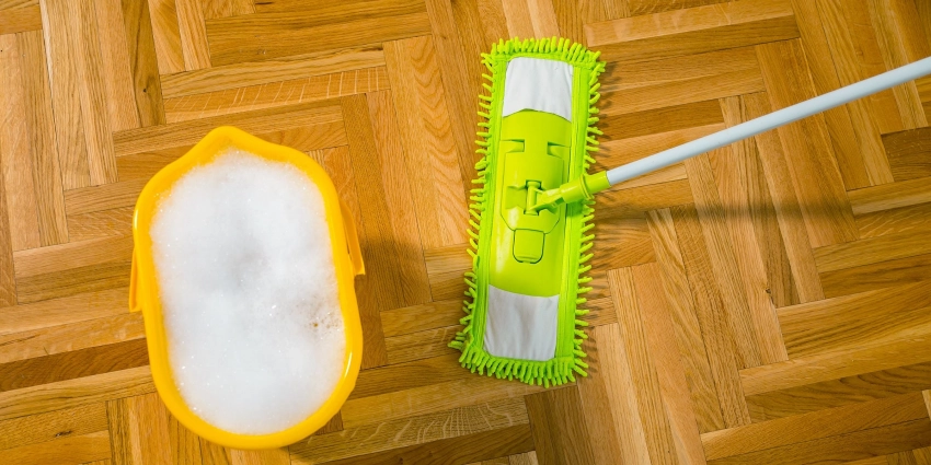 Какие вещи никогда не следует использовать для чистки деревянных полов