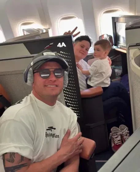 "Это не конец". Павел Прилучный отреагировал на решение суда оставить сына жить с Агатой Муцениеце