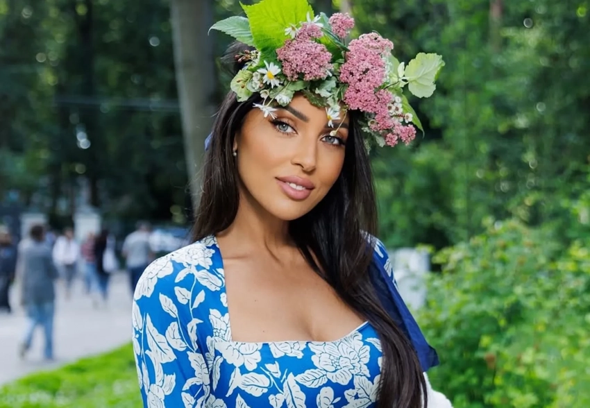 Чай из самовара и плетение венков: Алсу и Полина Киценко провели день в Переделкине