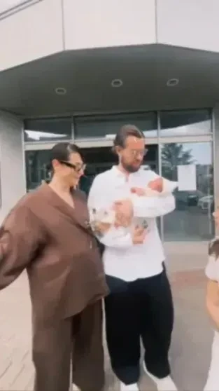 "Одуревала от боли". Ида Галич рассказала о восстановлении после кесарева сечения